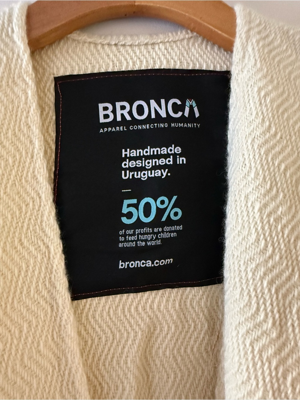 NWT✨ BRONCA Aire Poncho Cream Ivory Handmade Uruguay One Size Sustainable - Picture 9 of 10